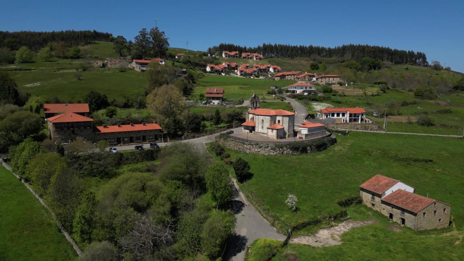 Fuente De Gueelo Pension San Bartolomé de Meruelo Buitenkant foto